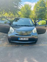 Toyota IQ Benzin - Toyota IQ Gebrauchtwagen in Hamburg