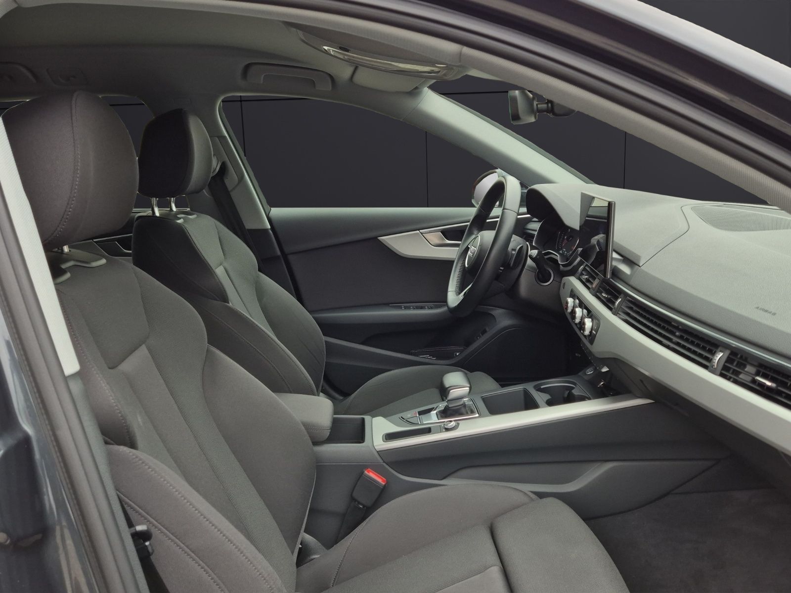 Fahrzeugabbildung Audi A4 Avant 35 TFSI advanced S-tronic LED Navi SHZ