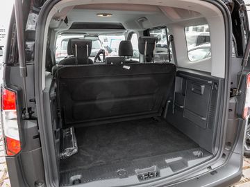 Ford Tourneo Courier 1.0 Titanium NAVI ACC TWA RFK