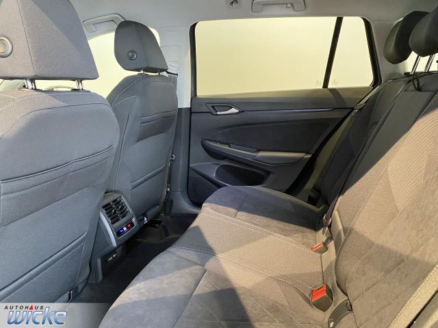 Golf VIII Variant 1.5 eTSI DSG Style NAVI KLIMA
