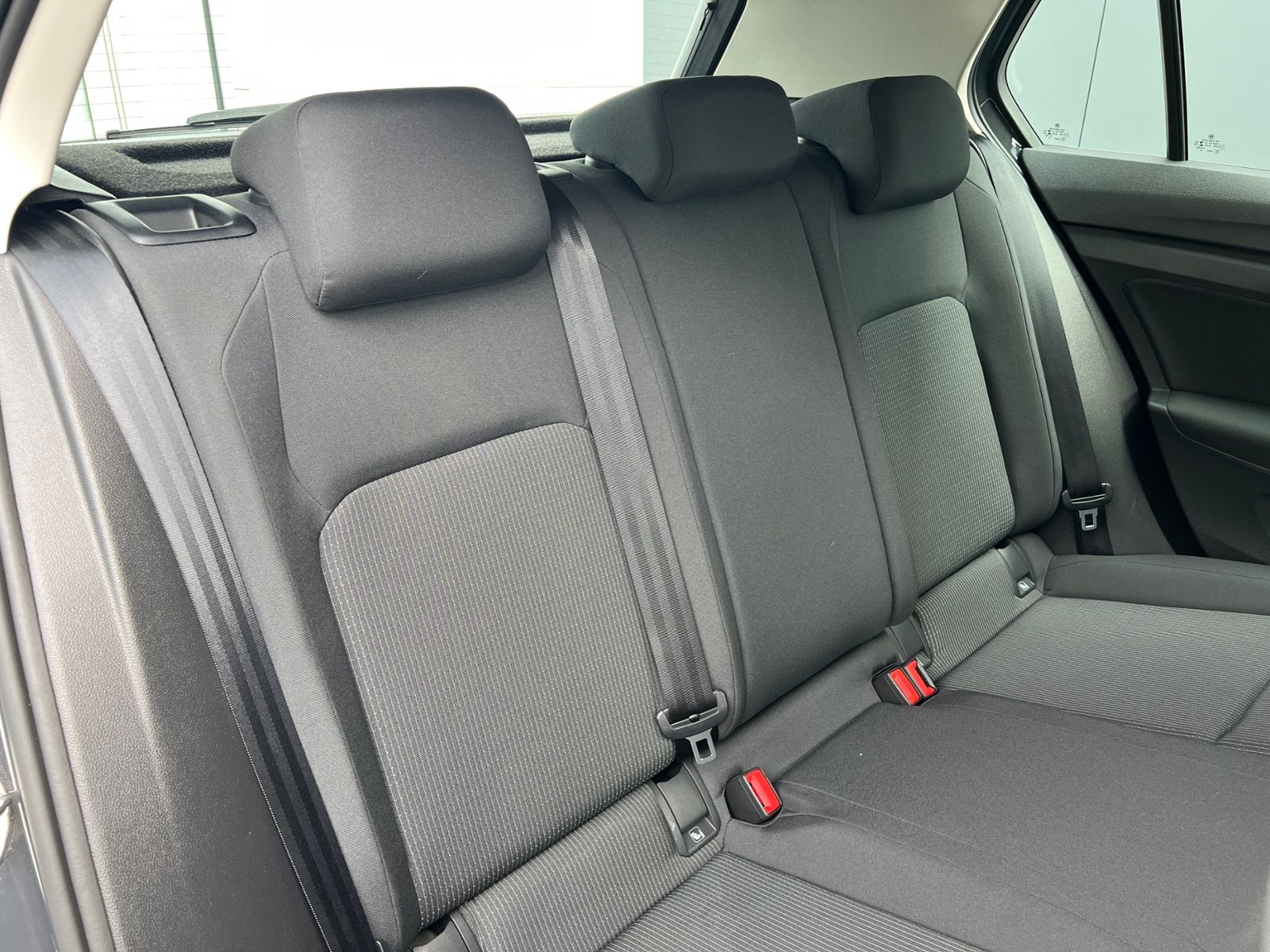 Fahrzeugabbildung Volkswagen Golf VIII 1.0 TSI *LED, Climatronic, Kessy, Digi