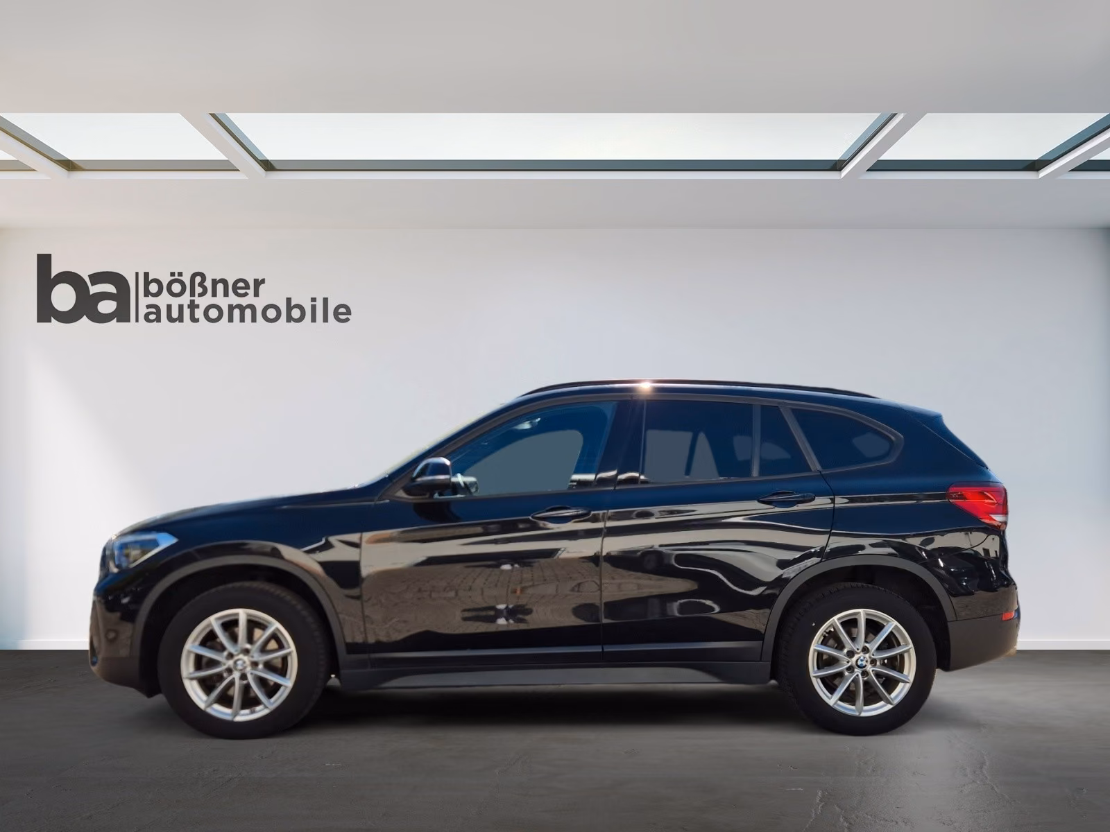 BMW X1 sDrive 18i Advantage LED/NAVI/R-Kamera/1.Hand