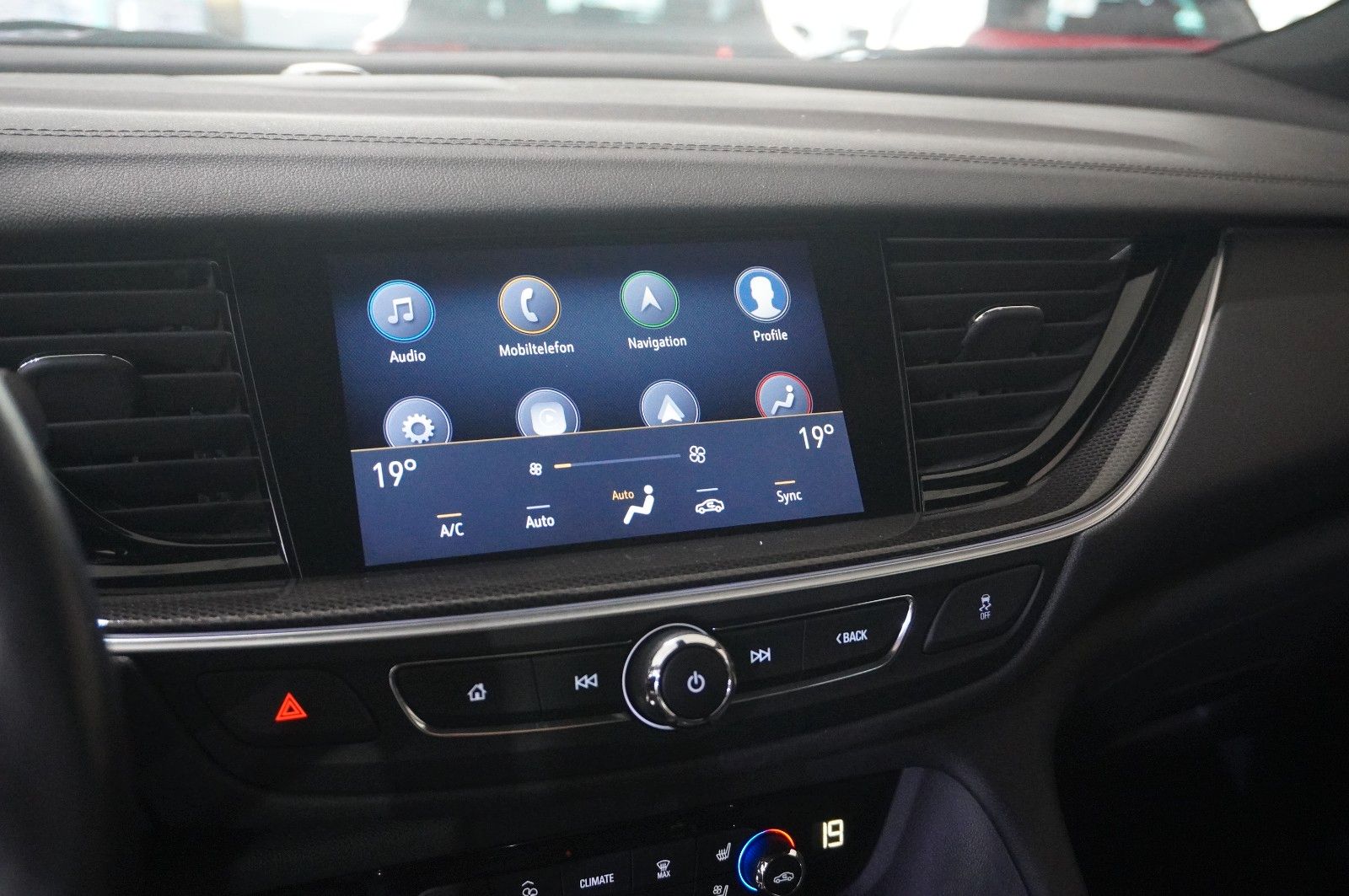 Fahrzeugabbildung Opel Insignia B ST 2.0D ELEGANCE NAVI/LED/VIRTU./AHK