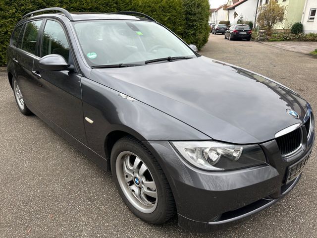 BMW 318i Touring NAVI PANORAMA PDC KLIMA SHZ ALU