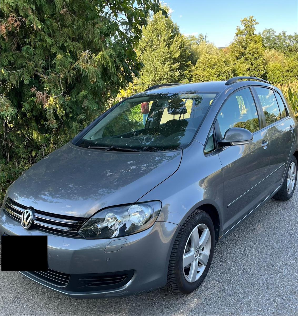 Volkswagen Golf Plus 2010 — салон