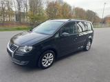 Volkswagen Touran Freestyle Servo Klima Navi 7sitzer**** - Volkswagen Touran Freestyle mit Diesel-Antrieb