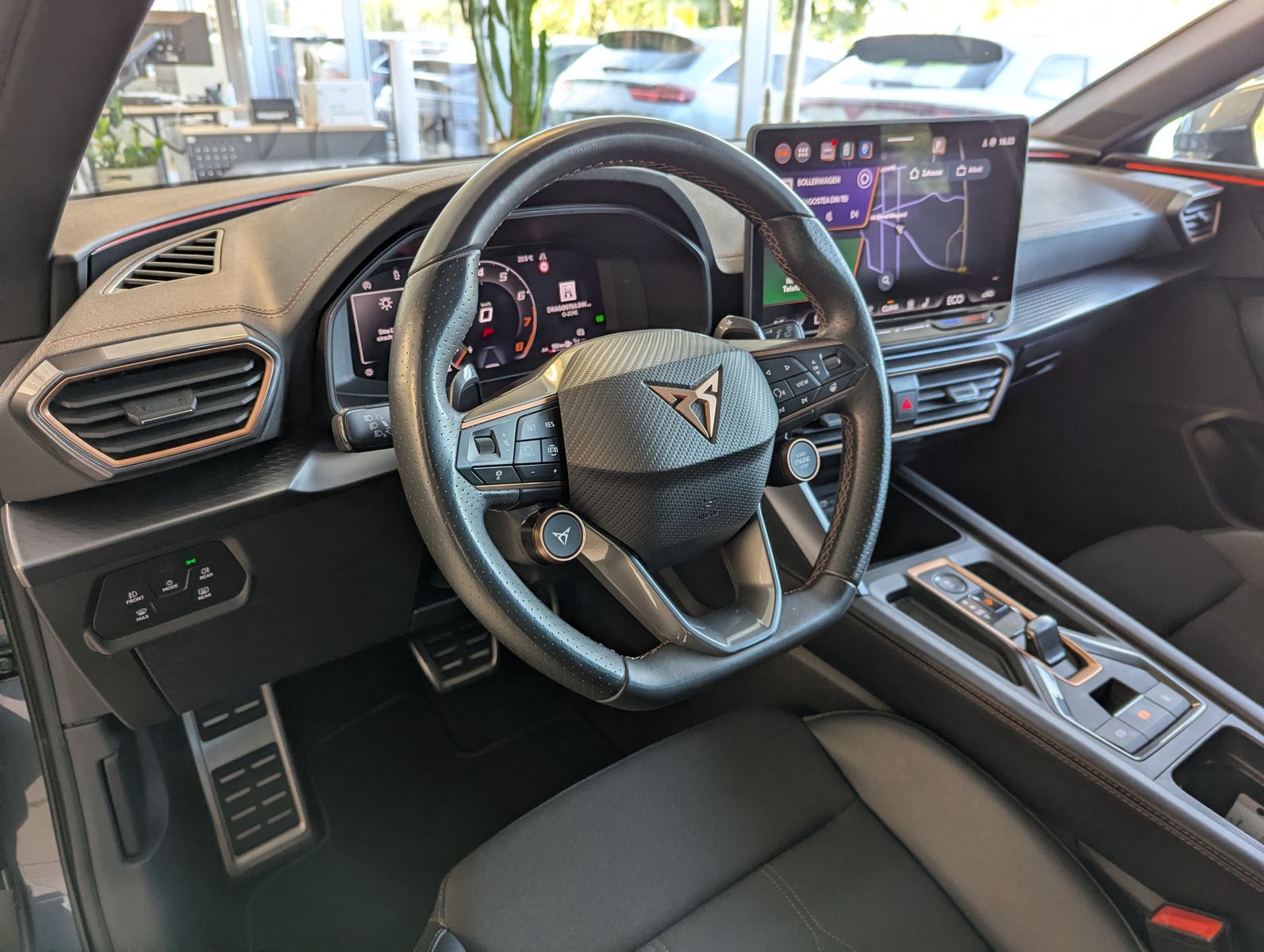 Fahrzeugabbildung CUPRA Leon 1.5 e-Hybrid Matrix Edge-Intelligent-Paket