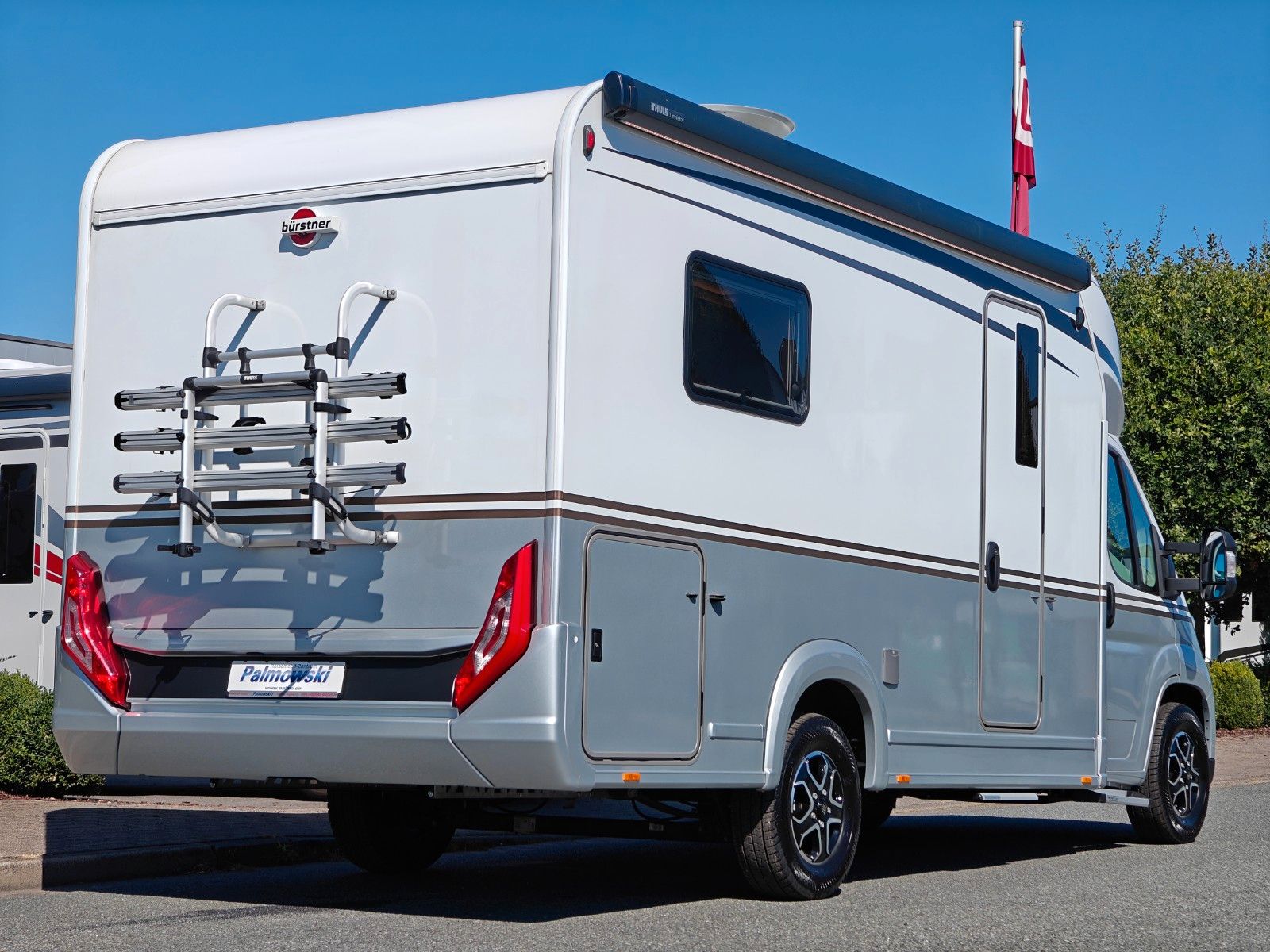 Fahrzeugabbildung Bürstner Campeo TD 660 - Combi 6DE, Lithium, Solar, Luft