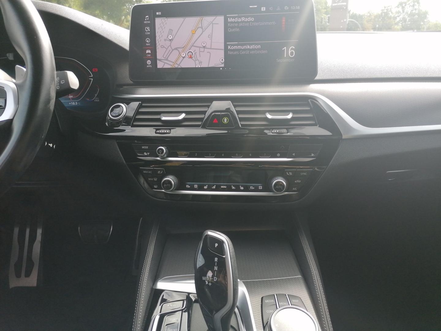 BMW 530 i xDrive Touring M Sportpaket Luftfederung S