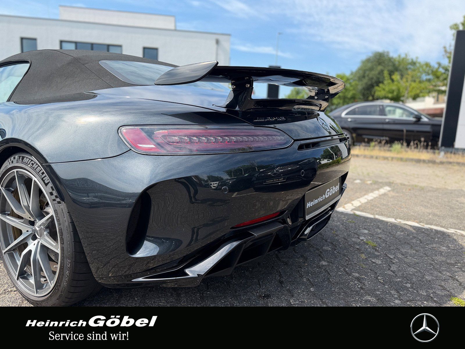 Fahrzeugabbildung Mercedes-Benz AMG GT R Roadster 1 OF 750 1.HAND - BURMESTER