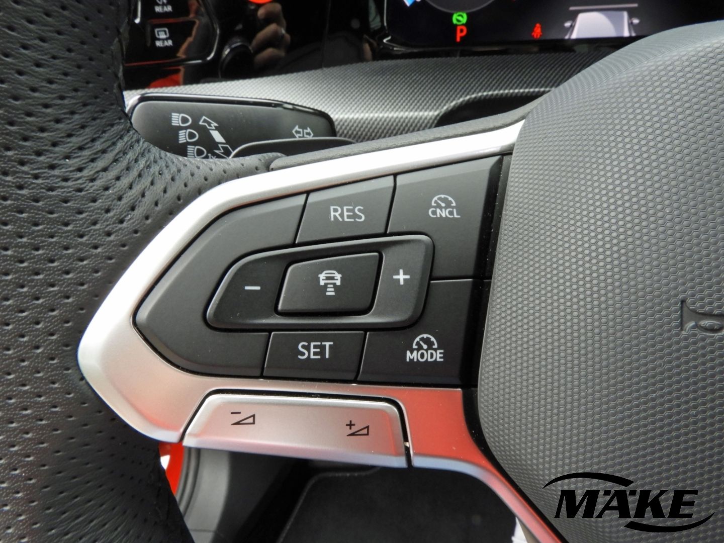 Golf R-Line 2.0 TDI DSG Facelift AHZV STDHZG IQ.