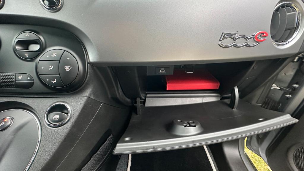Fiat 500e Abarth California Klima+Navi+Ganzjahr+SH+FS
