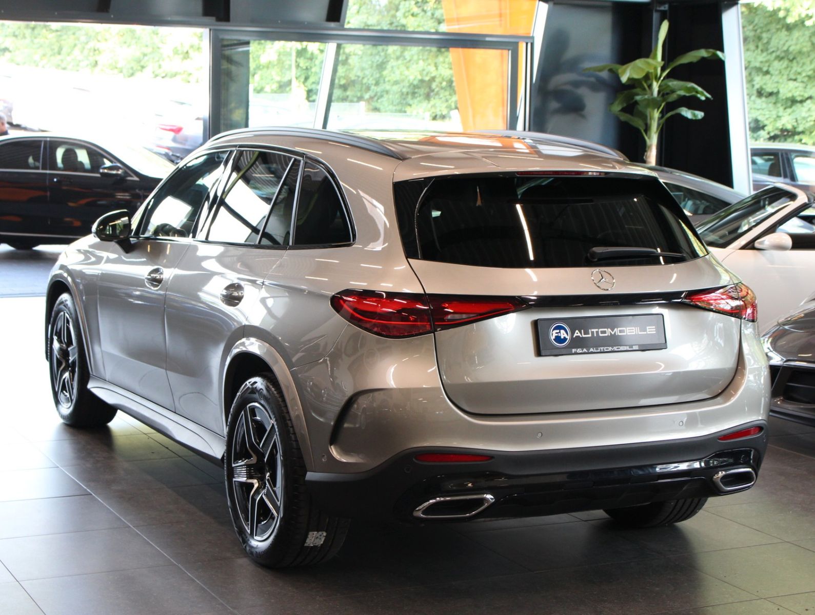Fahrzeugabbildung Mercedes-Benz GLC 200 4Matic AMG Line*Pano*Burmester*Ambiente