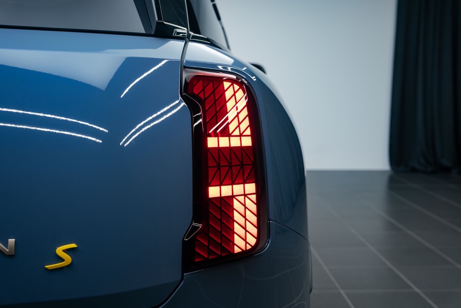 Fahrzeugabbildung MINI Countryman SE ALL4