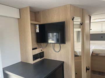 Sunlight Adventure T 67S TV-Paket Heizung Combi 6E