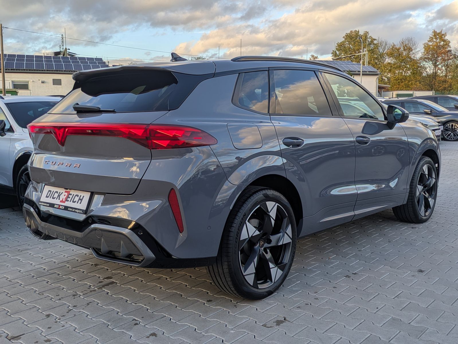 Fahrzeugabbildung CUPRA Terramar 1.5 eTSI 360°HUD*MATRIX*PANO*DCC*20"