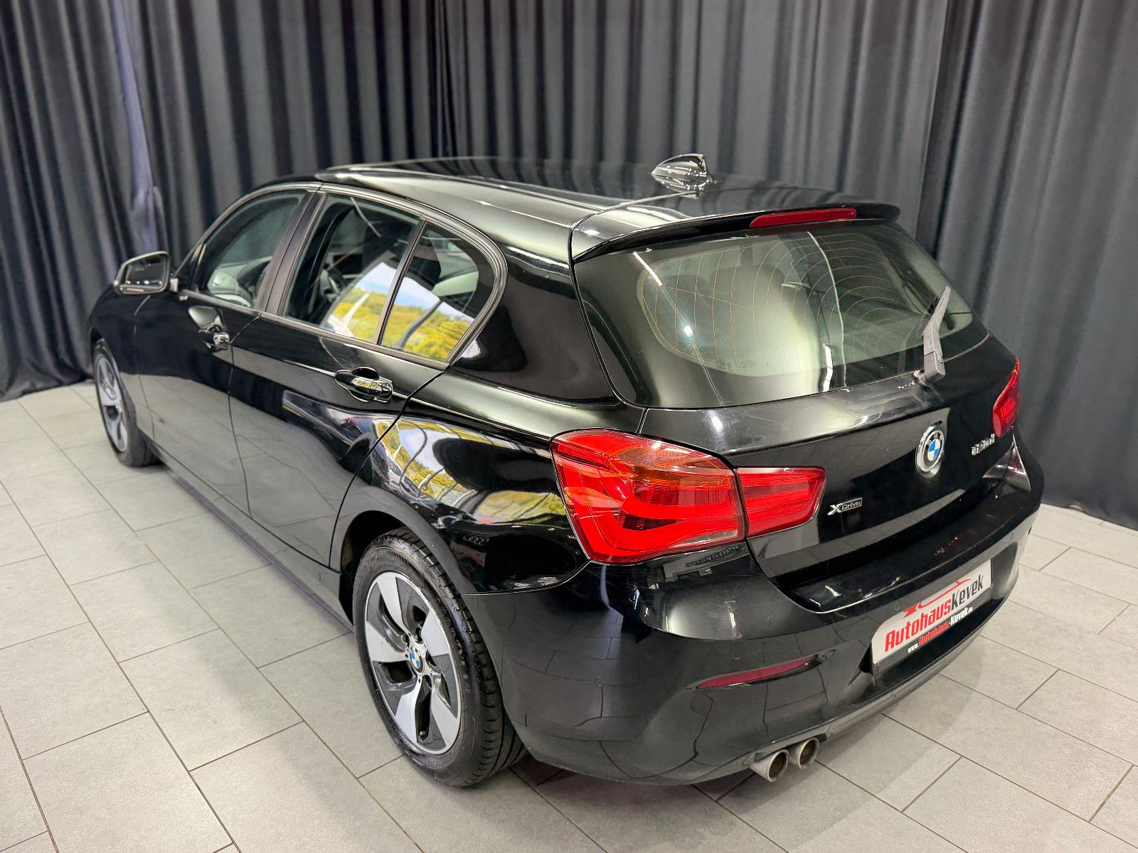 Fahrzeugabbildung BMW 120d xDrive Advantage|AUTOMATIK|HIFI|PDC|PANO|NA