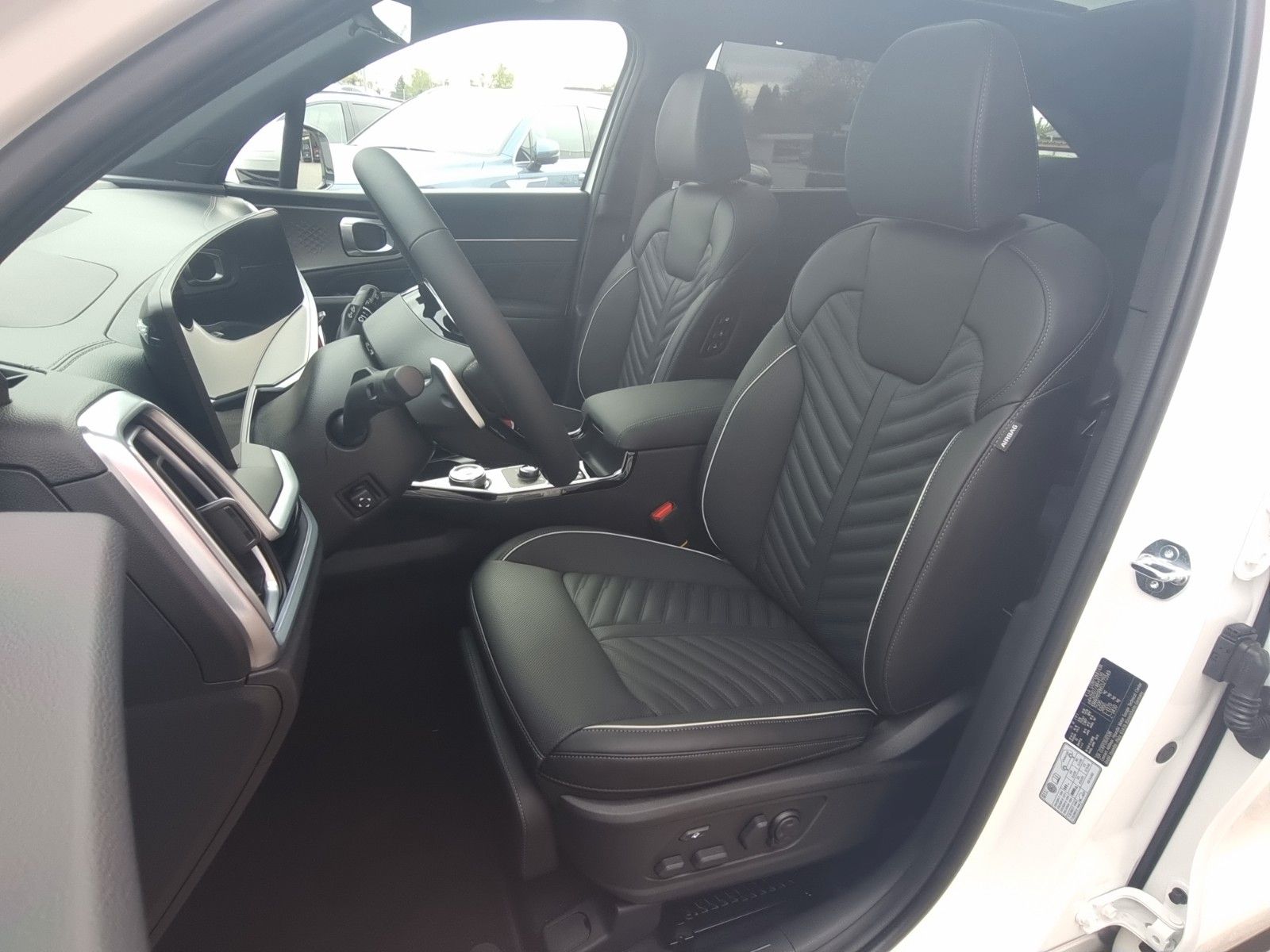 Fahrzeugabbildung Kia Sorento PE 1.6T HEV AWD PLA 7S NAP RR GD