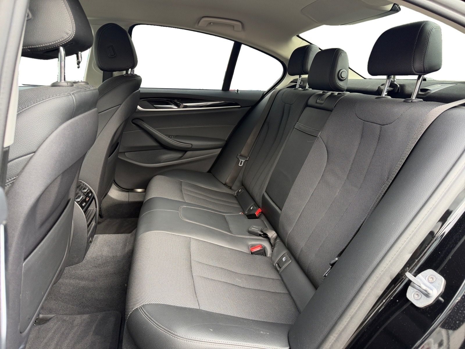 BMW 530 5 Limousine 530 i Sport Line foto 16