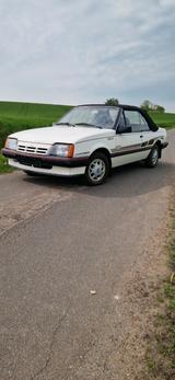 Opel Ascona - scheckheftgepflegte Opel Ascona
