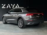 Audi Q8 55 TFSI S-Line Quattro*AHK*R-KAMERA* - Audi Q8 mit Benzin-Antrieb: Geländewagen