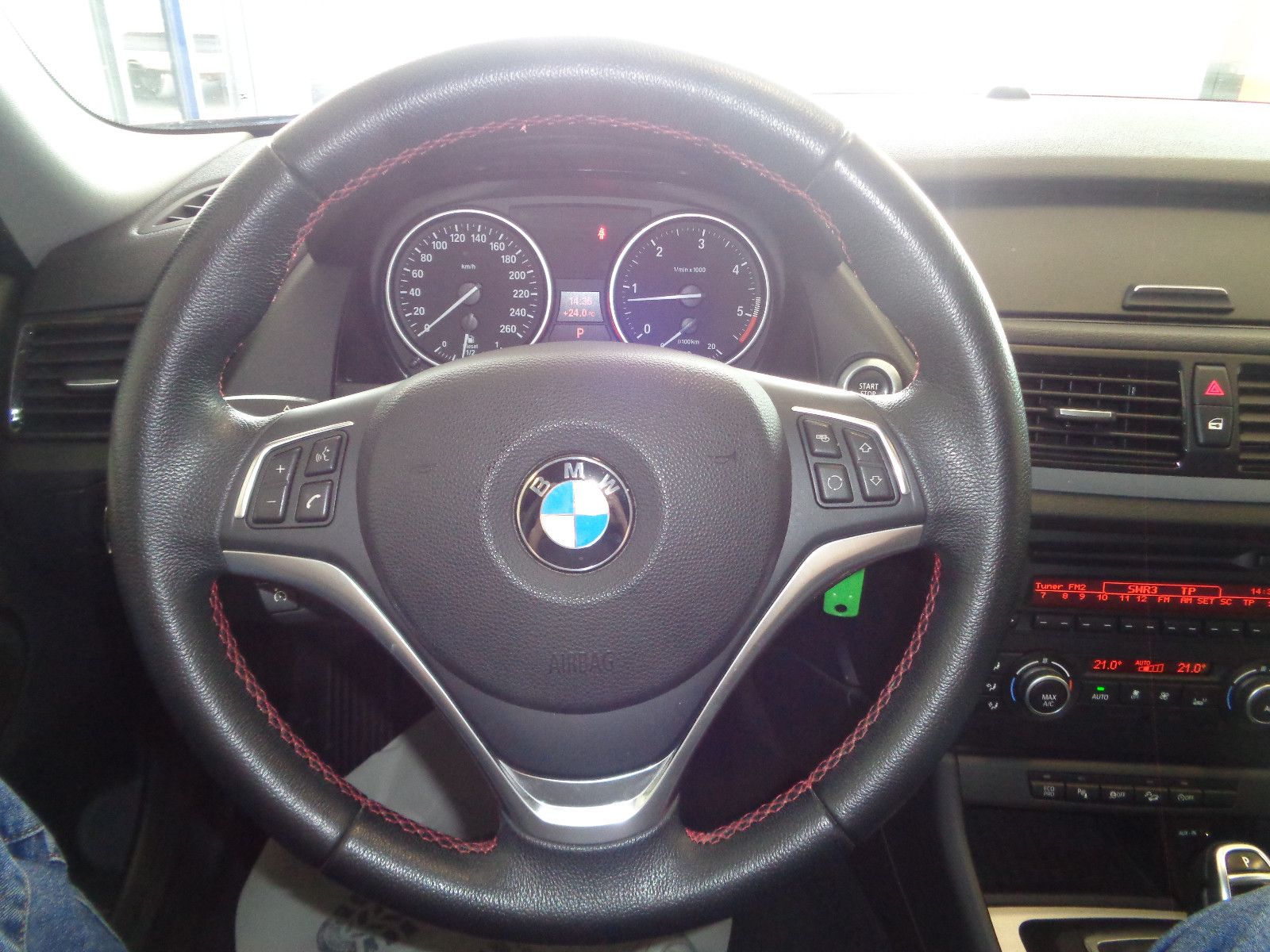 Fahrzeugabbildung BMW X1 xDrive 20d / BI-XENON / AHK /