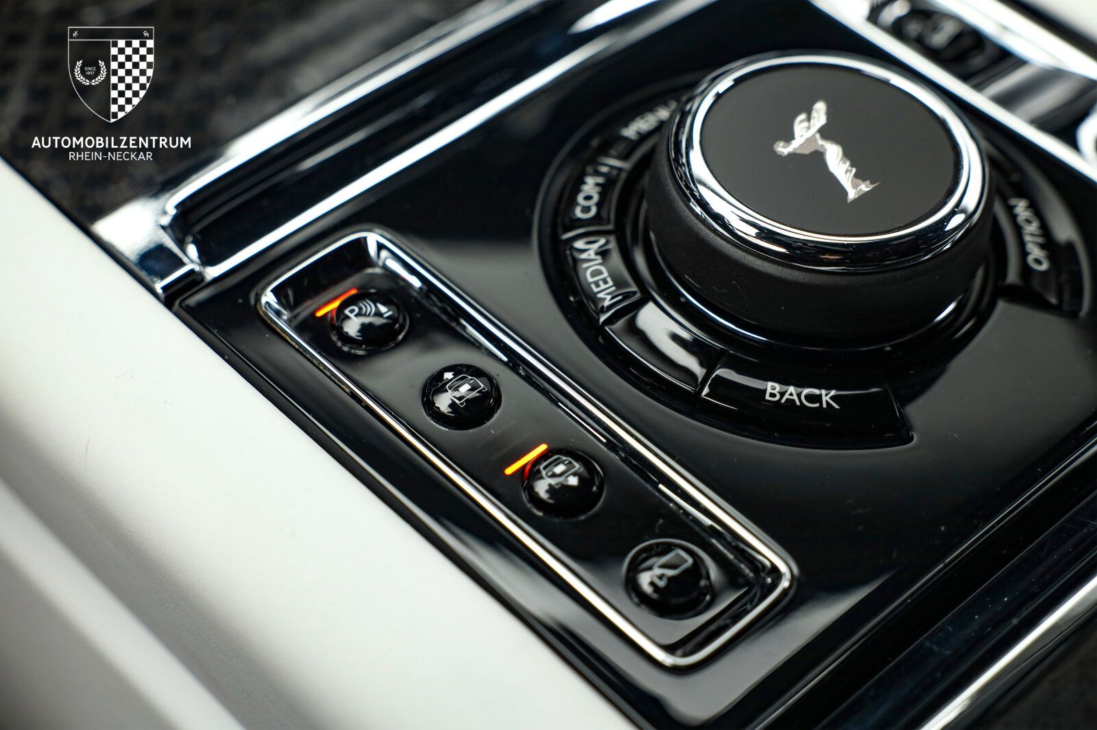 Rolls-Royce Cullinan - Bild 26