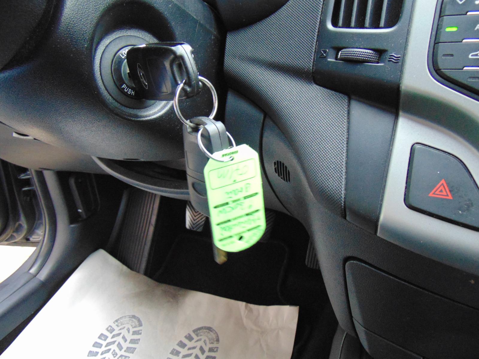 Hyundai i30 2011 — photo 14