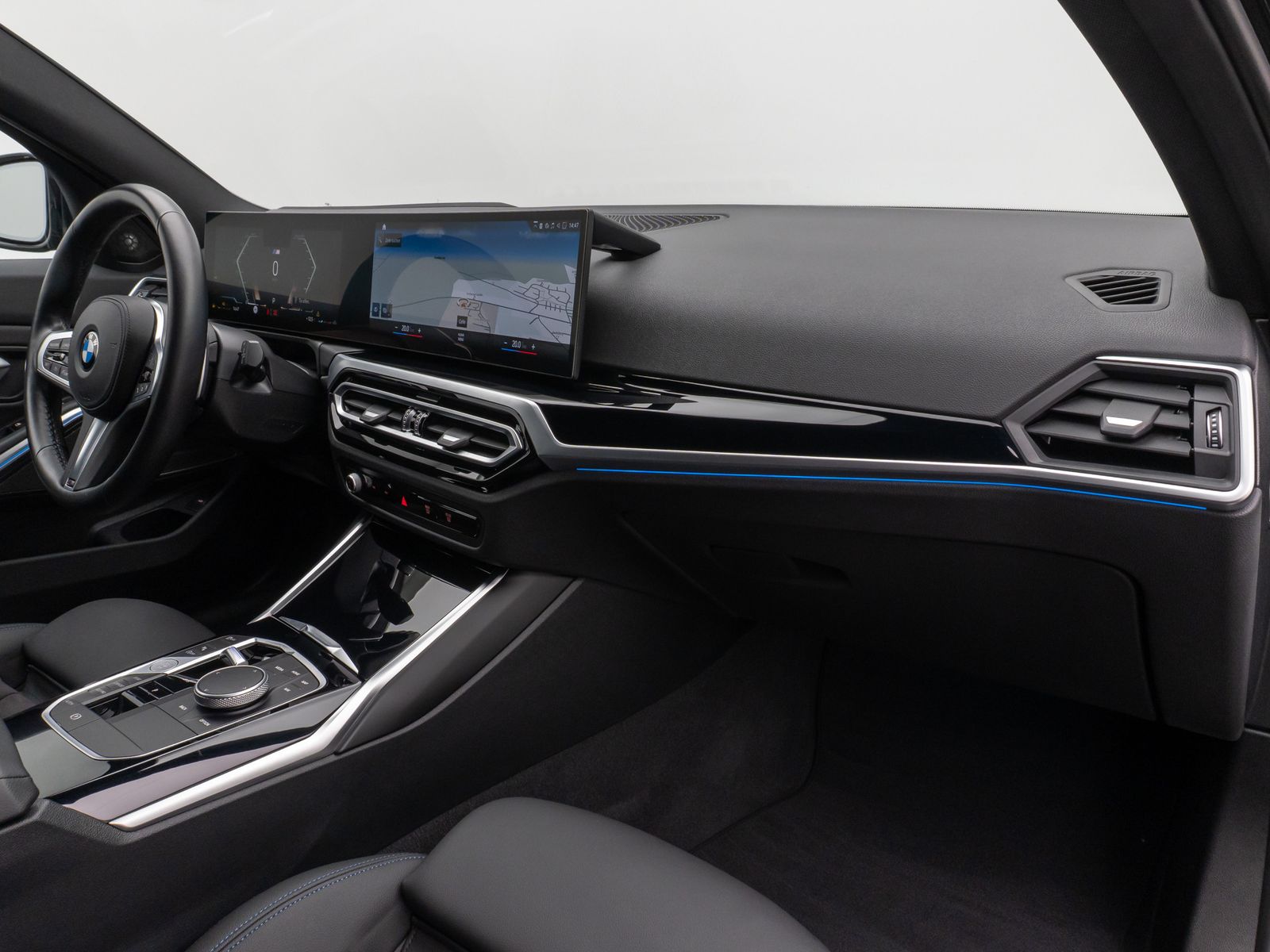 Fahrzeugabbildung BMW 330i M Sport HUD DAB H/K PDC Komfort Alarm 19"