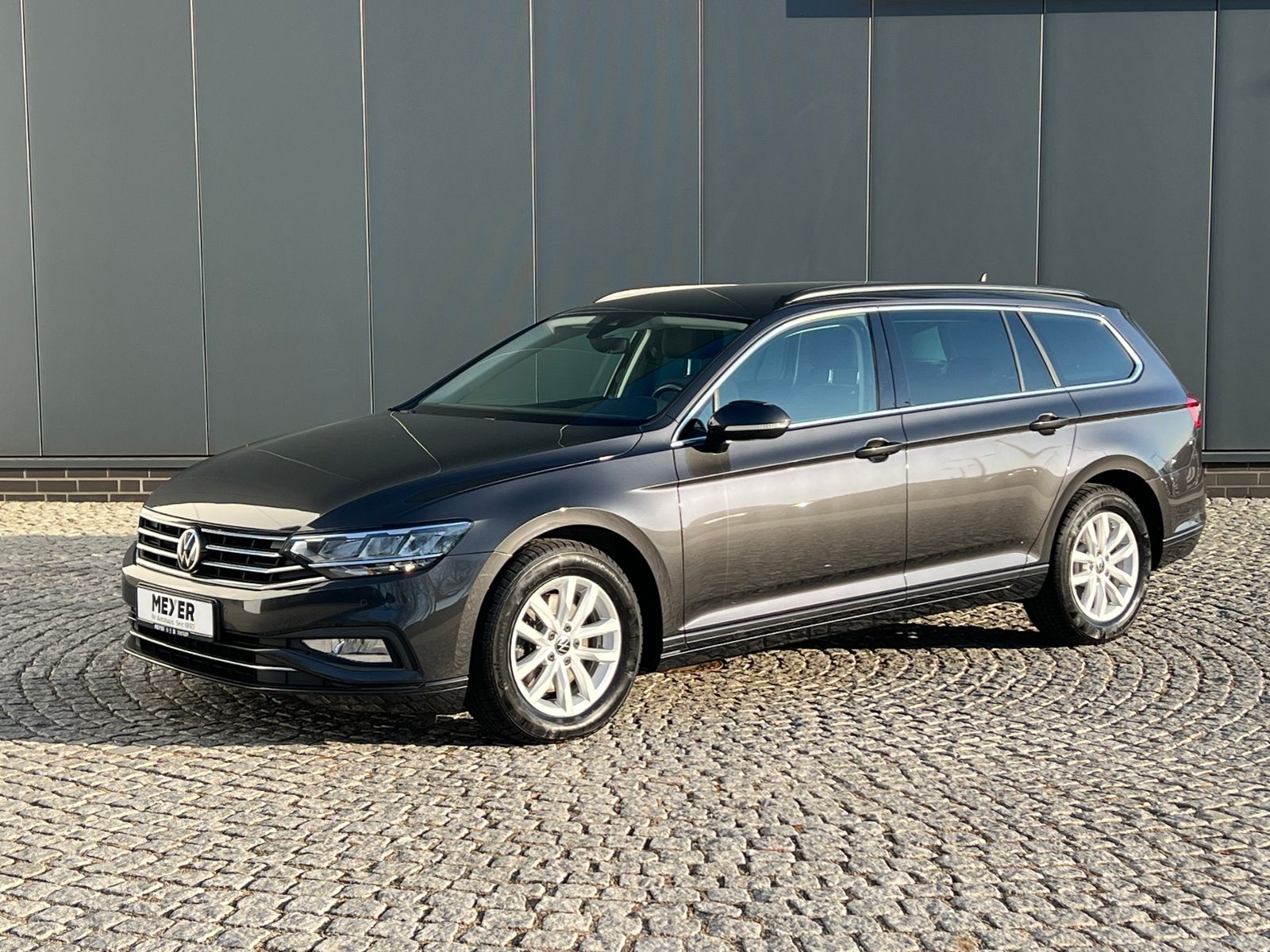 Fahrzeugabbildung Volkswagen Passat Variant Business 2.0 TDI DSG *AHK, LED, A