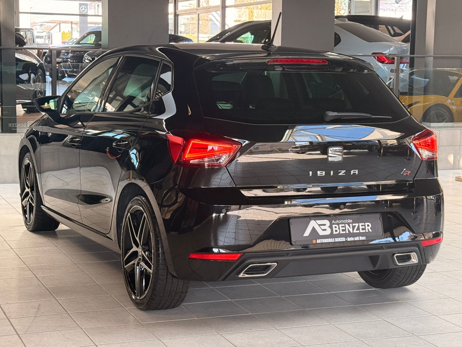 Fahrzeugabbildung SEAT Ibiza FR/ACC/KAMERA/LEDER/APPLE/LED