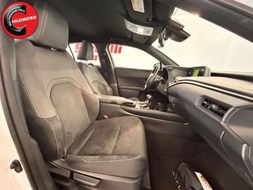 Lexus UX - 8