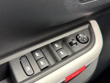 Citroën C3 Aircross MAX HY 145 Kam.+KeyLess+LED+Navi