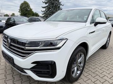 Volkswagen Touareg - 1
