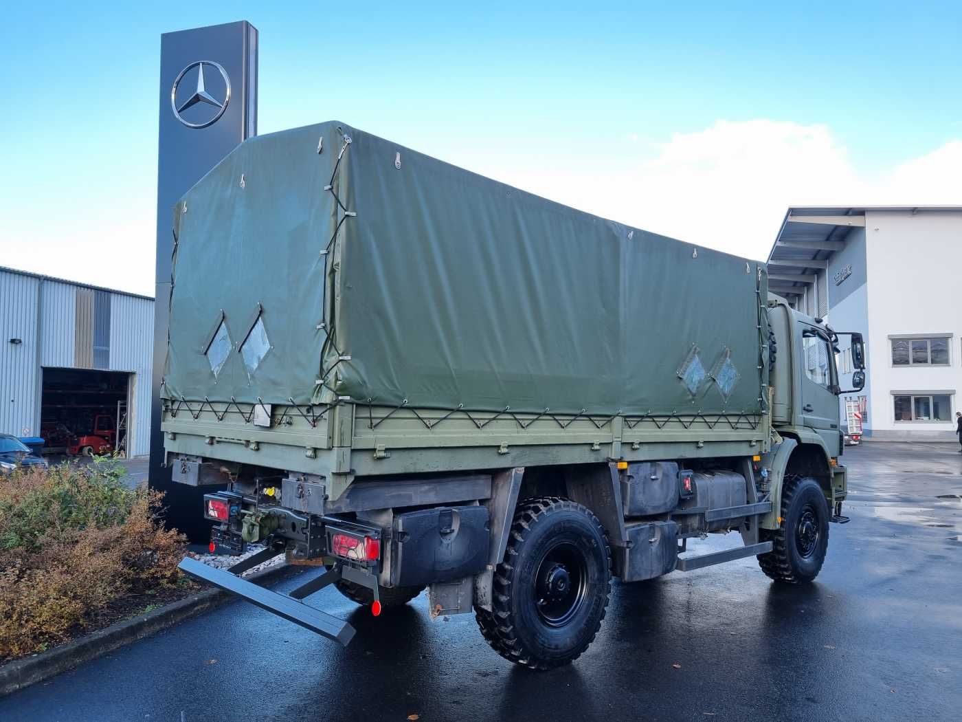 Fahrzeugabbildung Mercedes-Benz Axor 1829 A 4x4 Pritsche/Plane 10 Stück