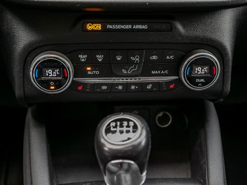 Ford Kuga 2.0 Mild-Hybrid Titanium Kamera Navi