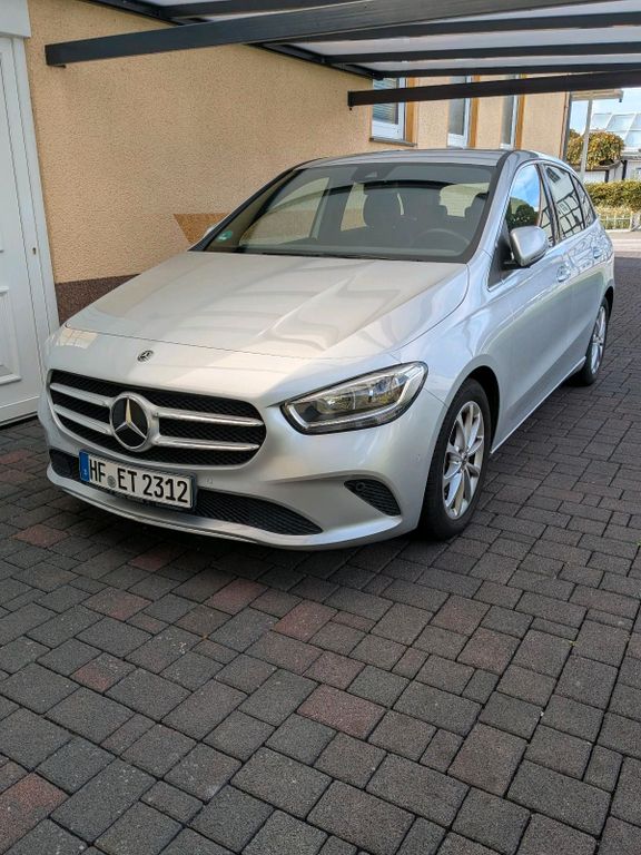 Image of Mercedes-Benz B 180