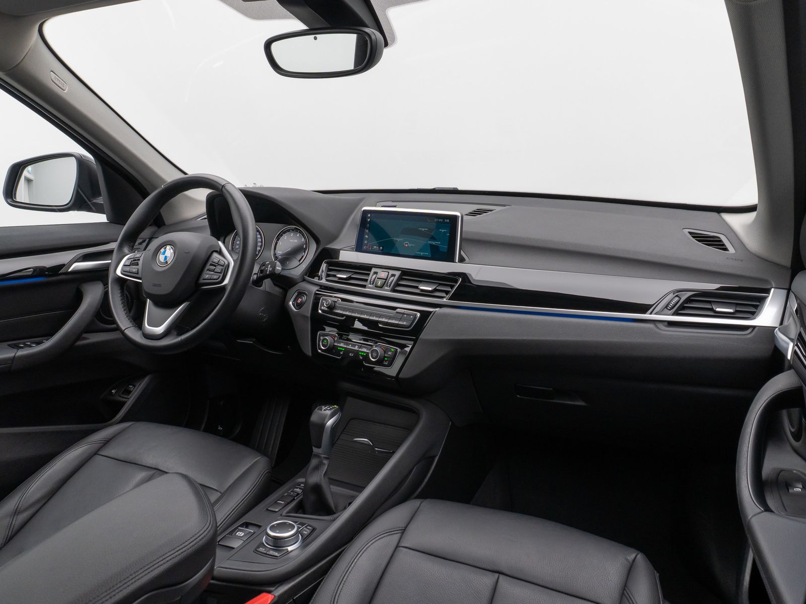 Fahrzeugabbildung BMW X1 xD25e PDC DAB Navi Lordos Geschwindigkeitsreg