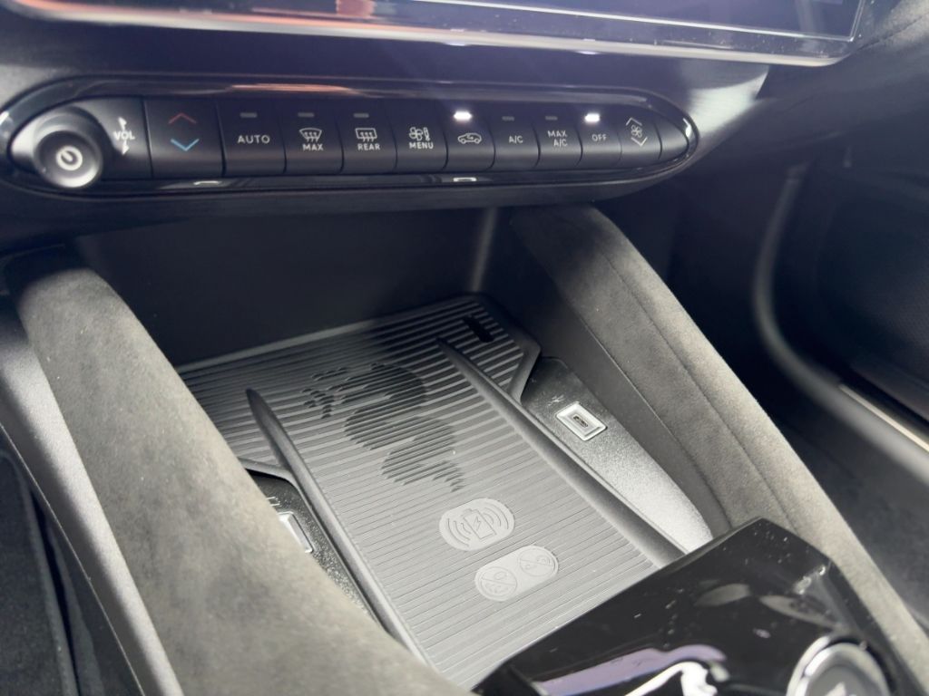 Fahrzeugabbildung Alfa Romeo Junior Sport Speciale Ibrida NAVI WINTER MATRIX