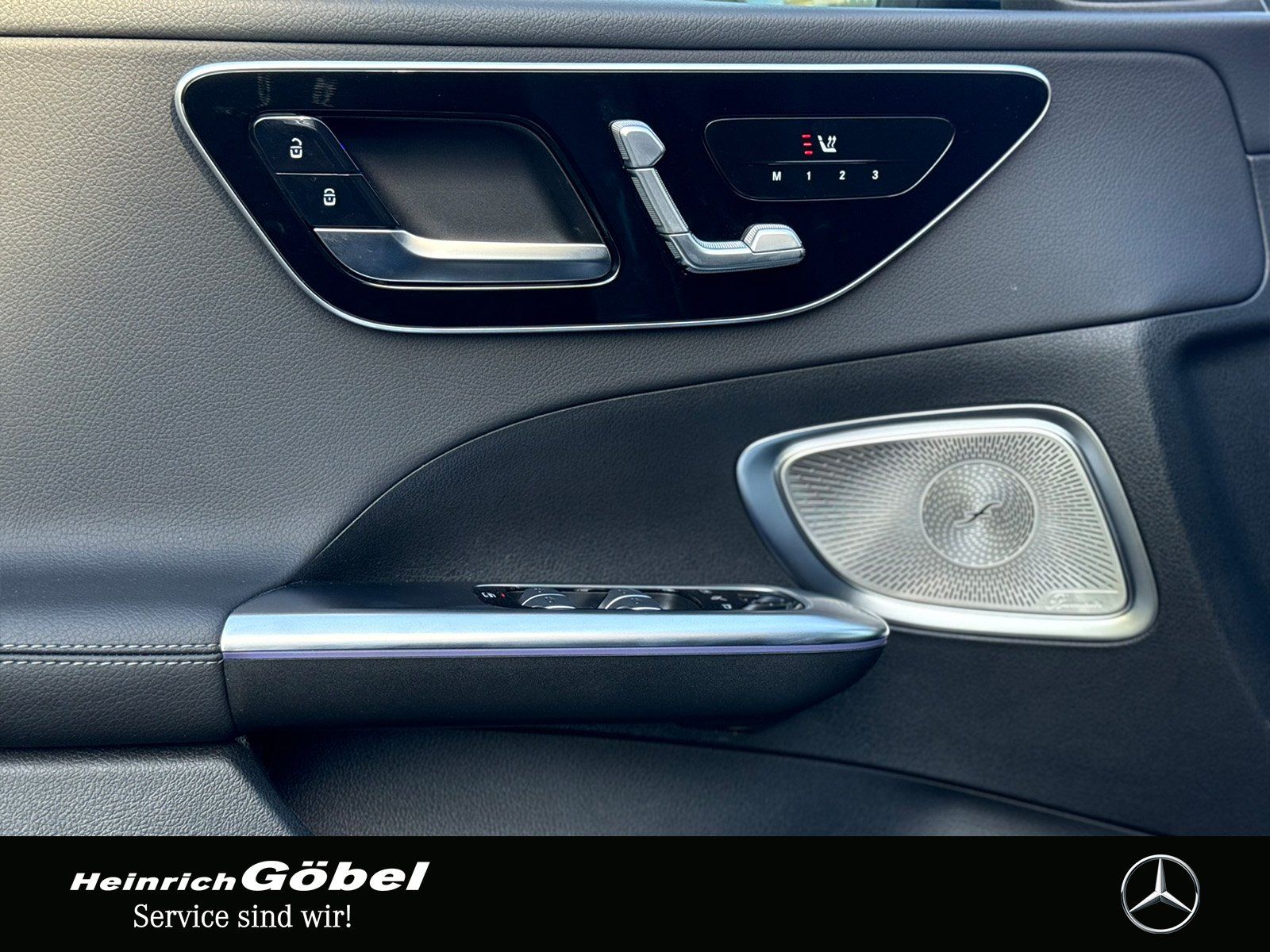 Fahrzeugabbildung Mercedes-Benz C 220 d T 4MATIC*AHK*BURMESTER*DIGITAL LIGHT*