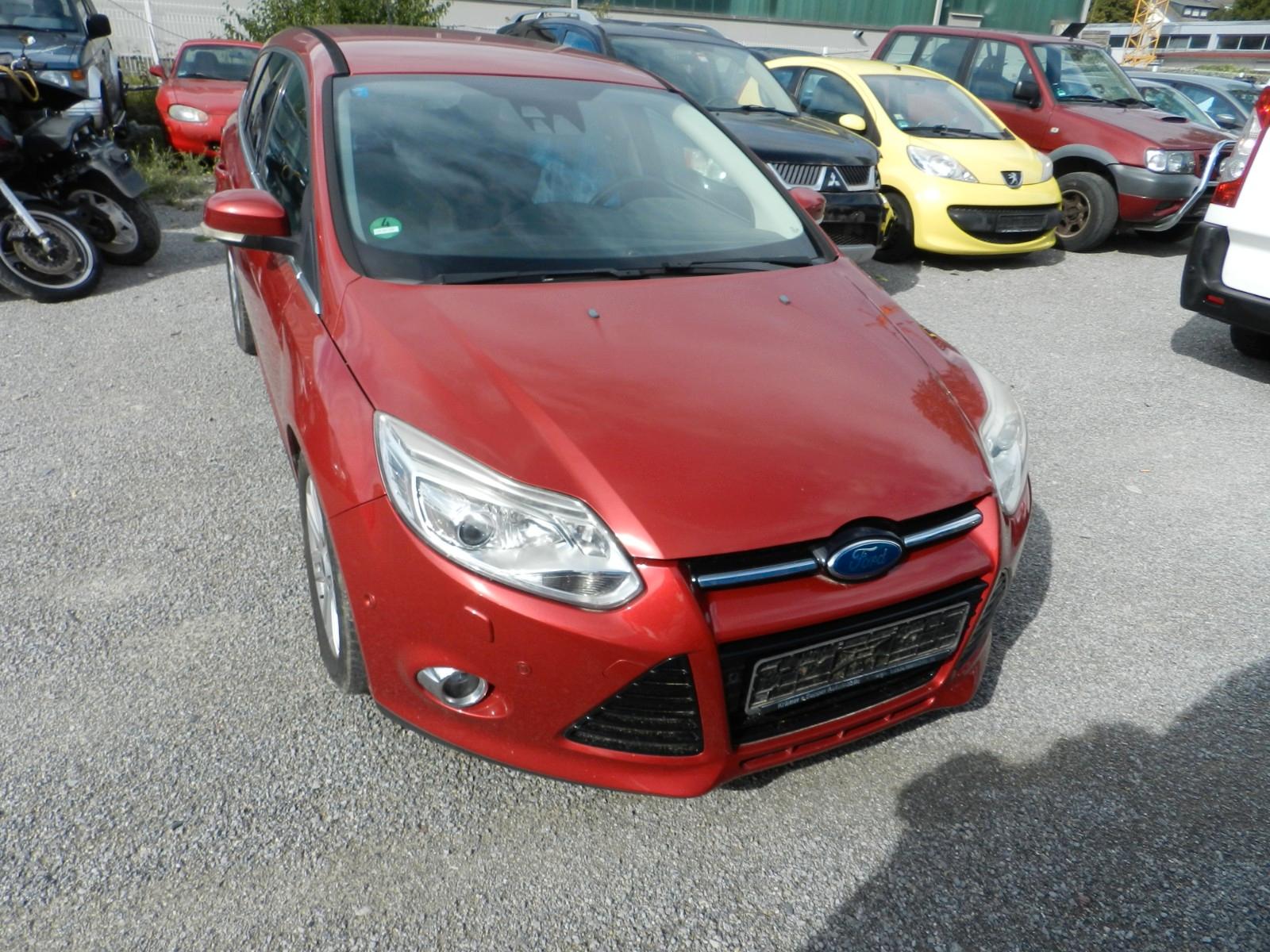 Ford Focus 2011 — rear view