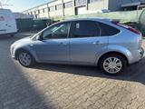 Ford Focus 1,6 Ti-VCT Ghia Ghia - Ford Focus aus 2005: Ghia