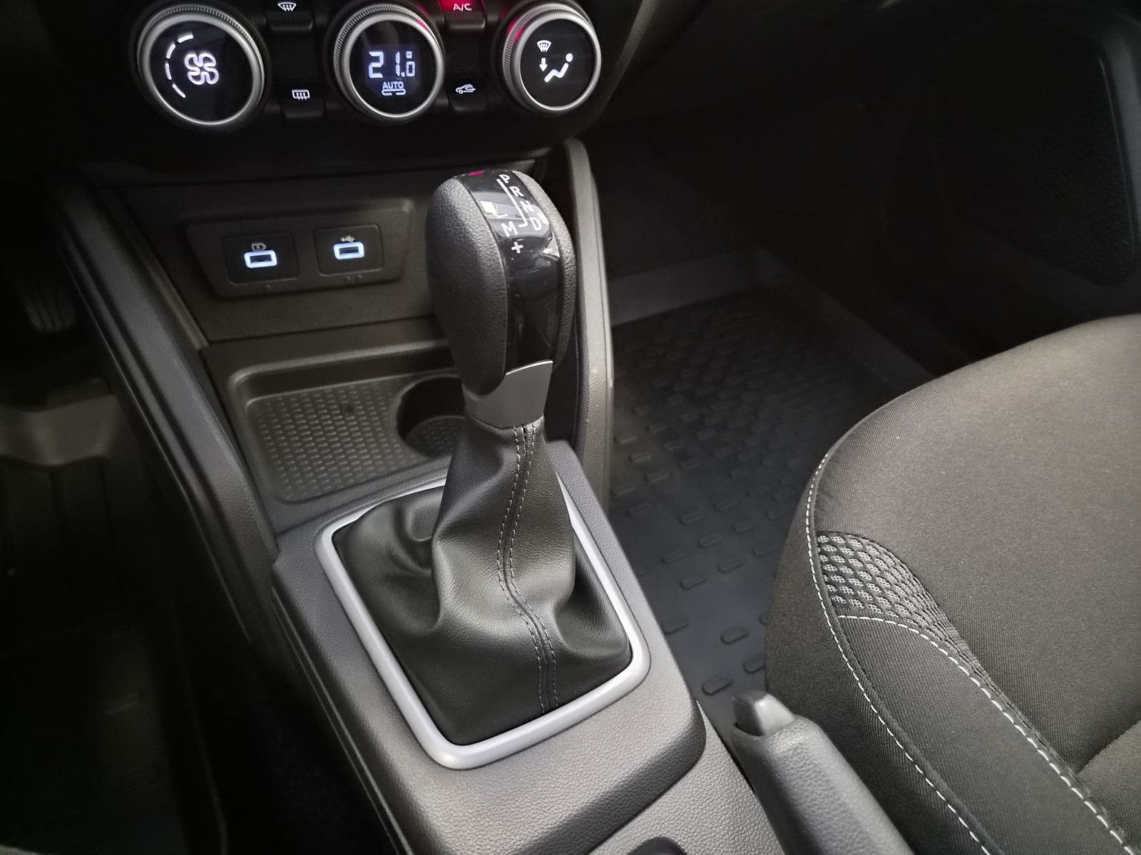 Fahrzeugabbildung Dacia Duster II Journey / NAVI / KAMERA / SCHECKHEFT