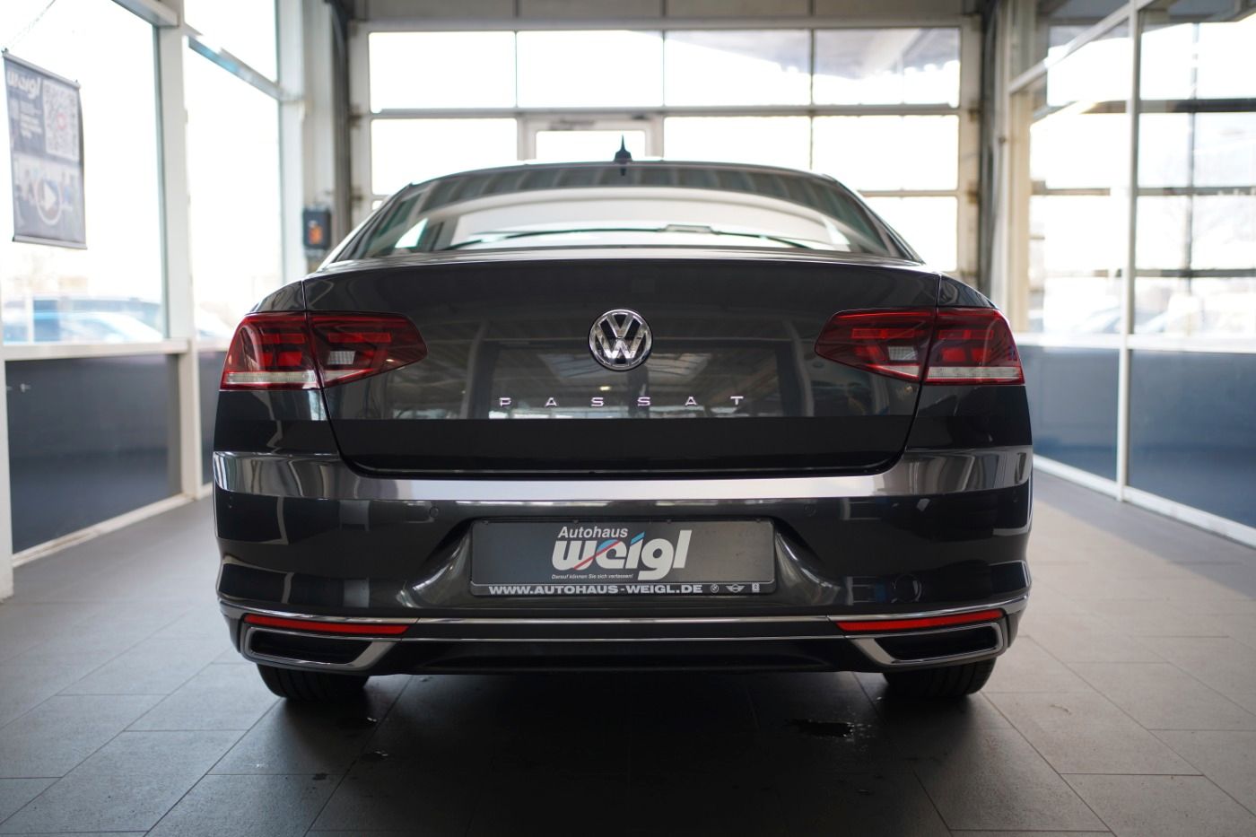 Fahrzeugabbildung Volkswagen Passat 2.0 TSI DSG Elegance ACC+AUT+Alcant.+LED