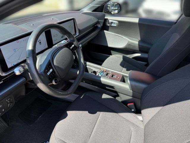 Fahrzeugabbildung Hyundai IONIQ 6 Basis Elektro +KLIMA+LED+PDC+RFK+SHZ+UVM