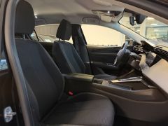PEUGEOT 308 Automatik NAVI LED SHZ CARPLAY 1.HAND