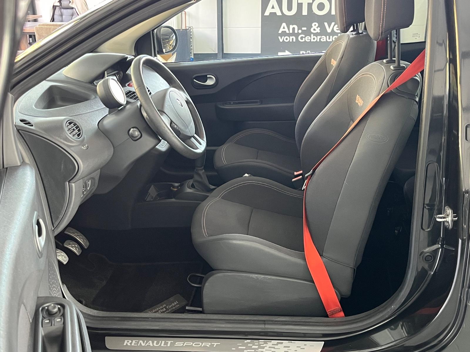 Renault TWINGO SPORT 1,6 133PS 1.HAND PANORA. KLIMAAUTO!