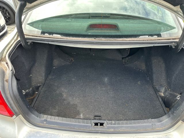 Toyota Avensis 1.8 Sol Lim.