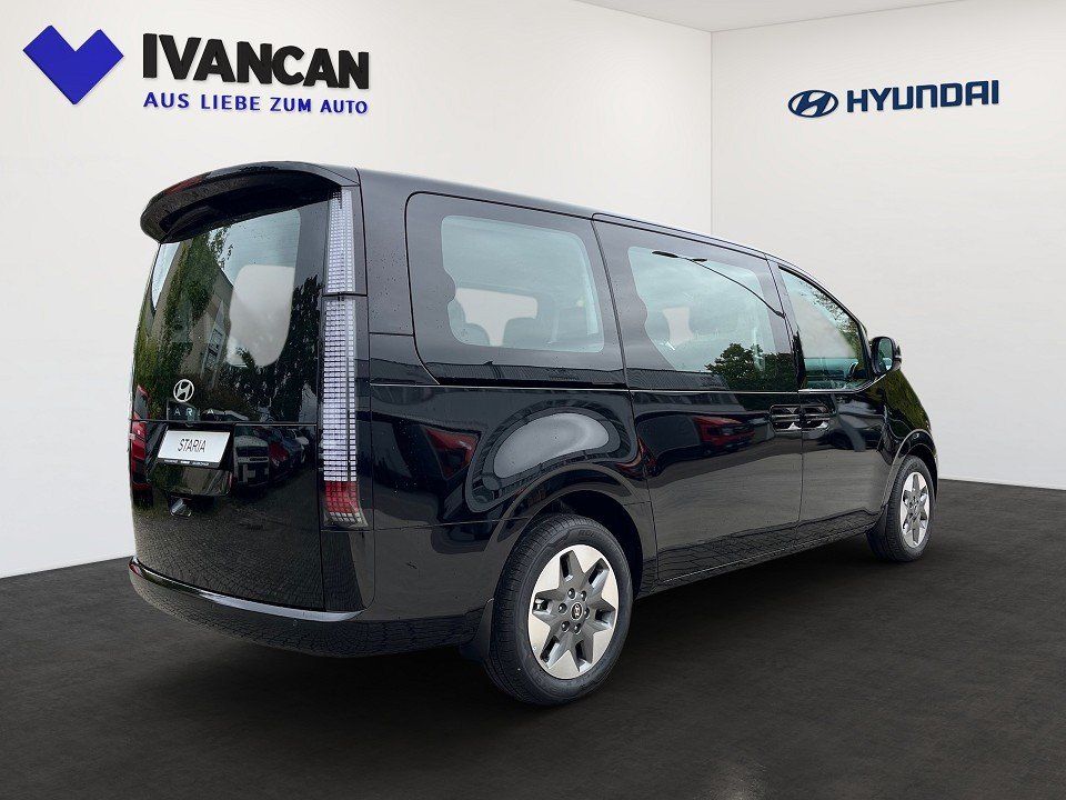Fahrzeugabbildung Hyundai STARIA Hybrid 9-Sitzer TREND 18 Easy-Access-Pake