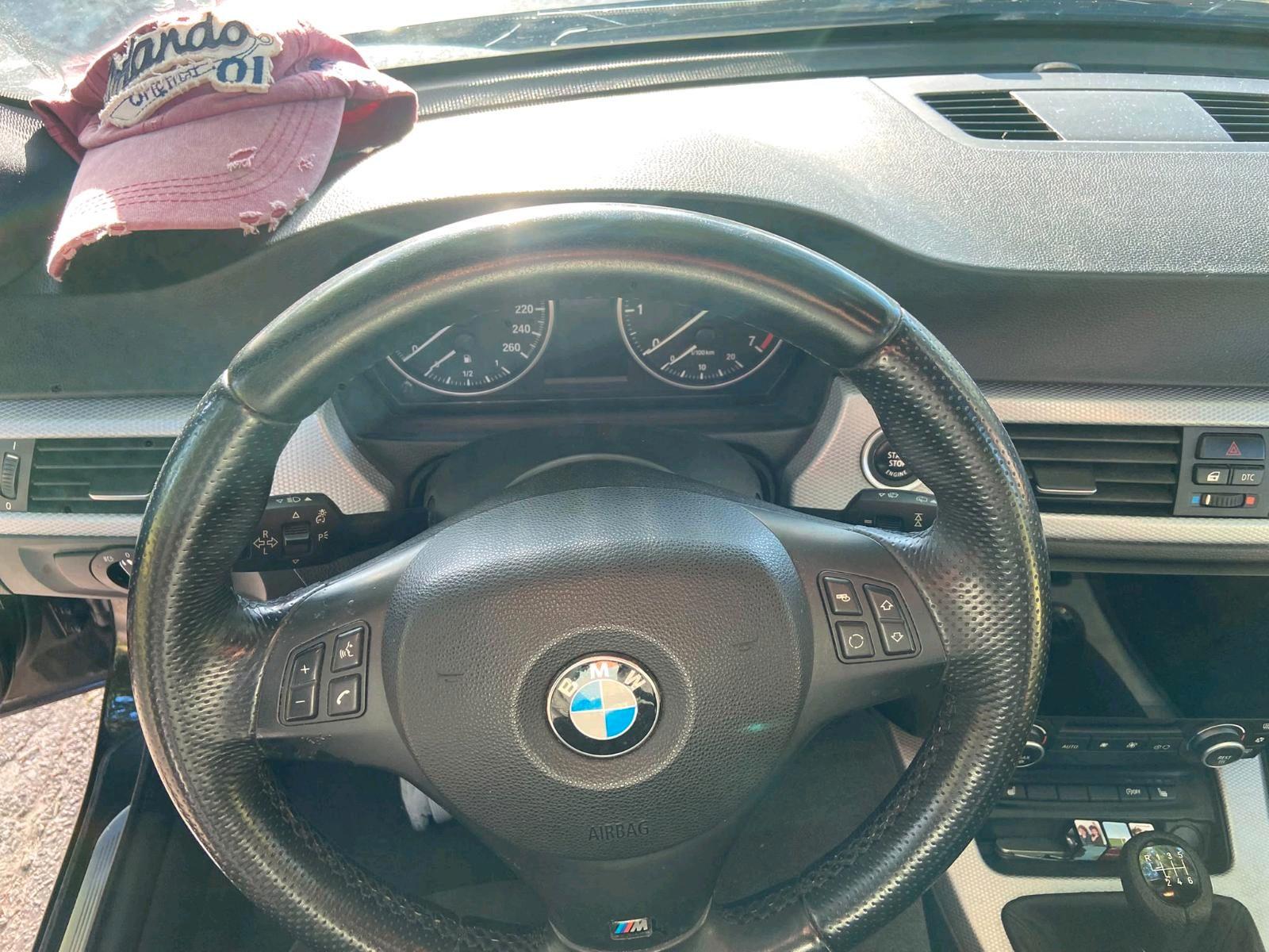 BMW  2010 — photo 6